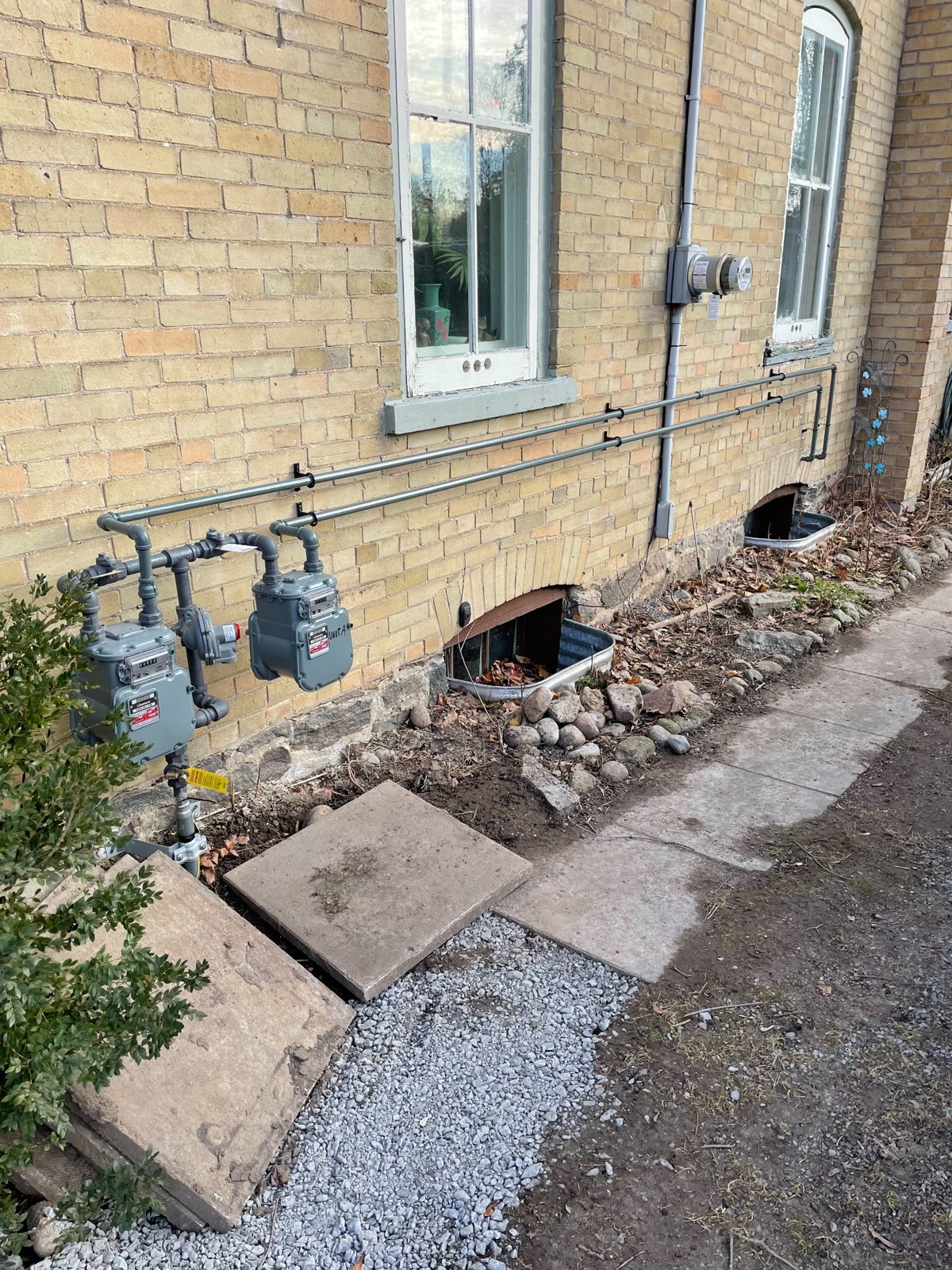 Exterior gas piping